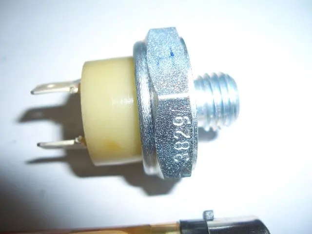 Лампа 12V/габаритов маленькая/безцокольная/белая/W5W/OSRAM/